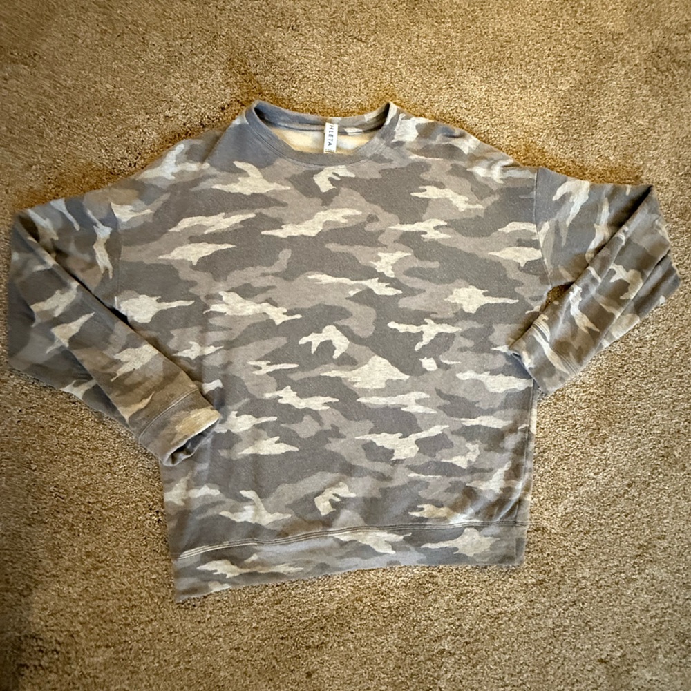 Athleta Gray Camouflage Lightweight Sweatshirt